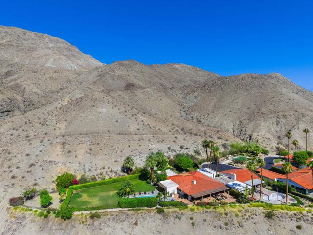 40480 Via Entrada, Rancho Mirage CA: https://media.crmls.org/mediaz/22e50160-7540-4554-b45e-fa4a5ddf37d1.jpg