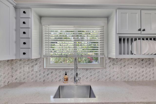 13918 Putney Rd, Poway CA: https://media.crmls.org/mediaz/22e527ec-d89f-4348-b515-997329231828.jpg