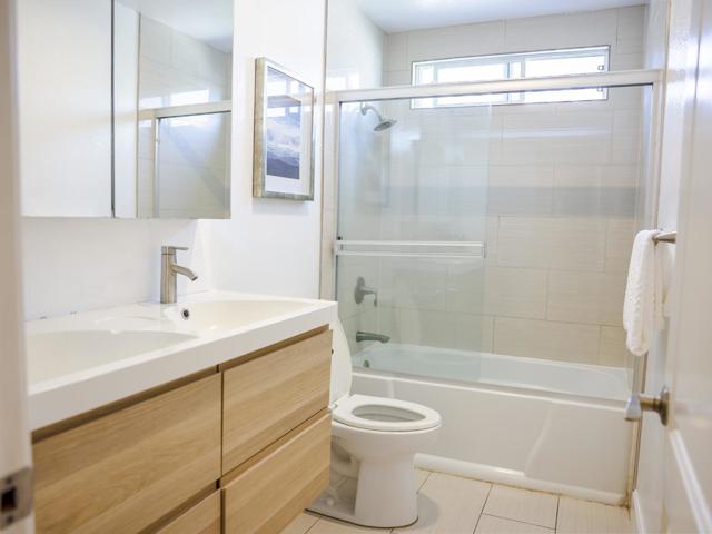27941 Emerson Avenue, Hayward CA: https://media.crmls.org/mediaz/22e5909f-ef50-4659-a61c-267954e09bc4.jpg
