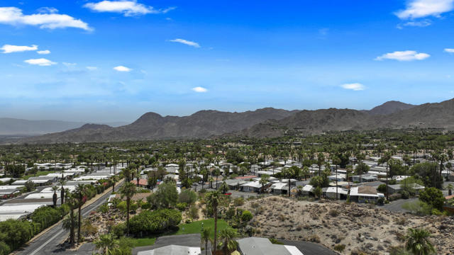 25 Pampas Lane, Palm Desert CA: https://media.crmls.org/mediaz/22e65f01-bc01-4843-b1eb-e3a689bbf40a.jpg