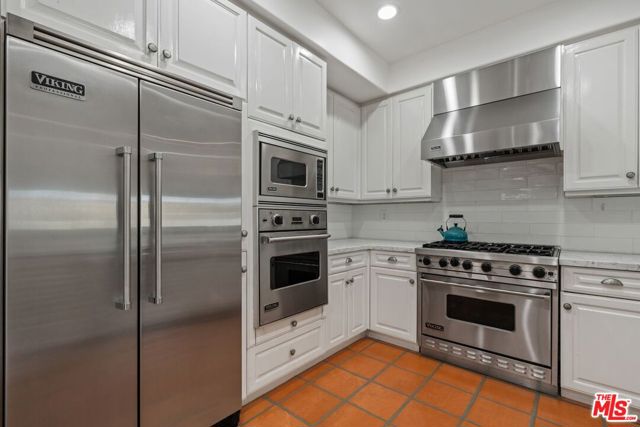 6435 Zumirez Drive, Malibu CA: https://media.crmls.org/mediaz/22e67081-4663-4315-a185-bb5a6ee4a29f.jpg