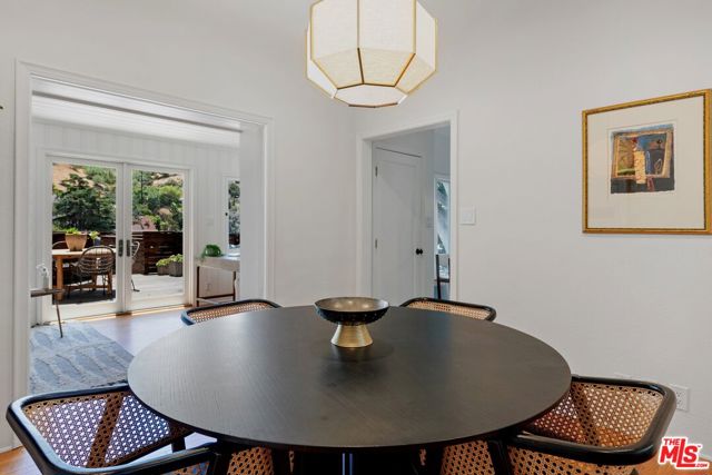 2116 Princeton Avenue, Los Angeles CA: https://media.crmls.org/mediaz/22e6c7b0-1345-4660-994e-2adeecd6dfd7.jpg