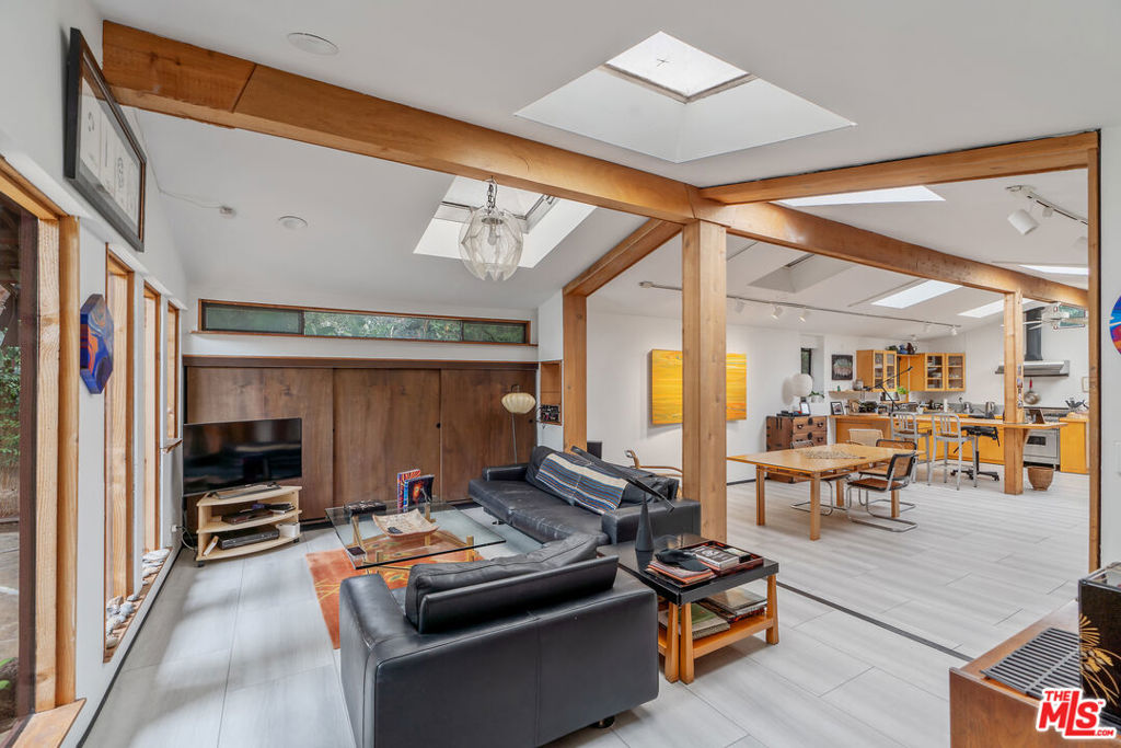 MLS #25595143 image #19