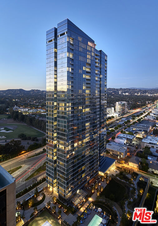 10000 Santa Monica Boulevard, Los Angeles CA: https://media.crmls.org/mediaz/22e79434-922f-4e40-9a6f-373de08e0b5d.jpg