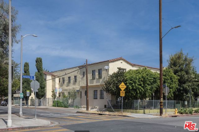 1151 N Kingsley Drive, Los Angeles CA: https://media.crmls.org/mediaz/22e7f1e2-fe72-4a50-968a-08581f1b44de.jpg