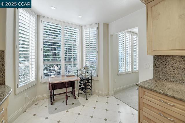 5920 Horsemans Canyon Dr, Walnut Creek CA: https://media.crmls.org/mediaz/22e8841c-065f-4dc7-9f65-ec76a6df9c82.jpg