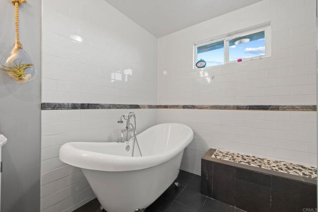 Detail Gallery Image 32 of 55 For 731 Dewane Dr, El Cajon,  CA 92020 - 3 Beds | 3 Baths