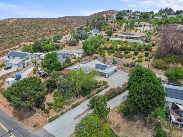 13008 Ha Hana Road, Lakeside CA: https://media.crmls.org/mediaz/22e90a68-e45b-4715-8939-27ac46c512b6.jpg