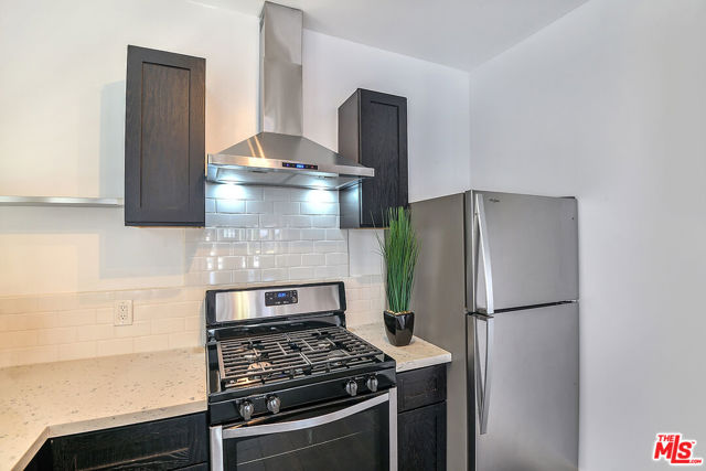 2945 Van Buren Place, Los Angeles CA: https://media.crmls.org/mediaz/22e98eeb-c031-4758-8f5b-6f46503d3d58.jpg