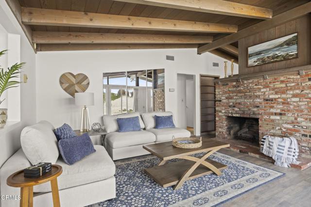 1218 Cornwall Lane, Ventura CA: https://media.crmls.org/mediaz/22e9f41f-6e87-4fe6-9f83-4a5db57370f2.jpg