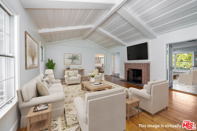 4118 Davana Road, Sherman Oaks CA: https://media.crmls.org/mediaz/22ea2ec5-a397-4e4c-9d7c-7fbdfdf33d77.jpg