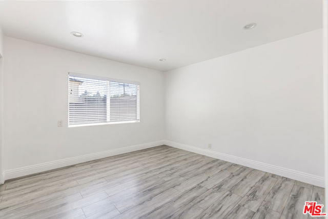 3921 S Victoria Avenue, Los Angeles CA: https://media.crmls.org/mediaz/22ea40d1-202d-4afc-98c4-dc115504c44d.jpg