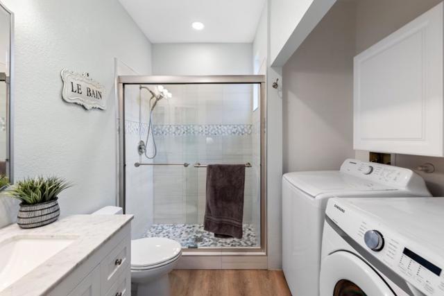 100 Lucky Drive, Corte Madera CA: https://media.crmls.org/mediaz/22ea7568-b7dc-414c-85b1-7a9431b95cde.jpg