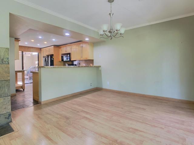 Detail Gallery Image 5 of 23 For 10473 Crosscreek Ter, San Diego,  CA 92131 - 2 Beds | 2/1 Baths