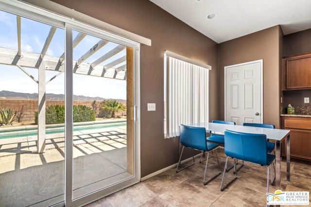 1238 Vista Sol, Palm Springs CA: https://media.crmls.org/mediaz/22eb0b5c-7bf9-4f97-93dc-a21e6e6a1308.jpg