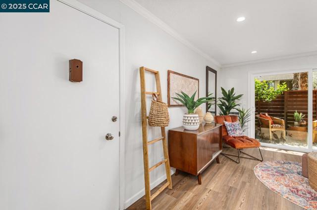 2742 Oak Rd, Walnut Creek CA: https://media.crmls.org/mediaz/22ebefb4-6deb-4015-be80-4523ac1ac2c1.jpg