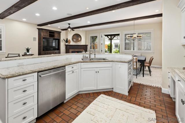 755 F Ave, Coronado CA: https://media.crmls.org/mediaz/22ec7e75-36dc-43d2-969a-a5a3b0a4f6c7.jpg