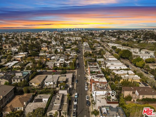 657 Mildred Avenue, Venice CA: https://media.crmls.org/mediaz/22ecb96b-f774-4b37-ad47-bbd510bea97f.jpg