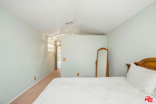 22211 Frontier Place, Chatsworth CA: https://media.crmls.org/mediaz/22ed69be-ee4c-4c64-9ebb-6ff786654dbf.jpg