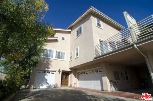 121 E Graves Avenue, Monterey Park CA: https://media.crmls.org/mediaz/22edb60a-9830-407b-9807-f3907435bac3.jpg