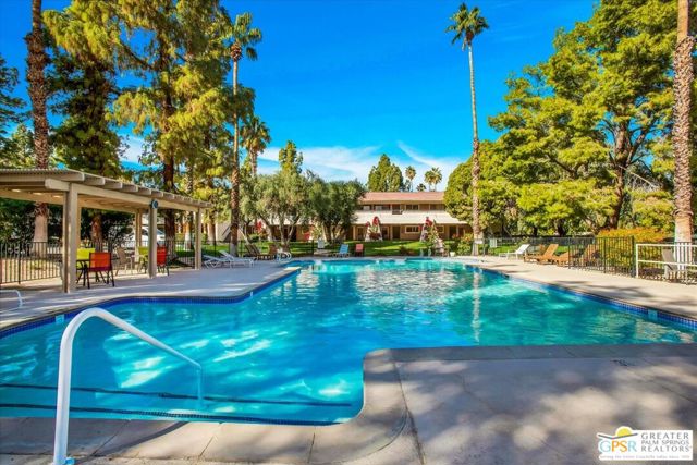2860 N Los Felices Road, Palm Springs CA: https://media.crmls.org/mediaz/22edf5bb-026f-45b6-b289-21efdc86e520.jpg
