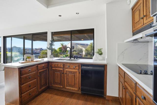 1190 Flying Fish Street, Foster City CA: https://media.crmls.org/mediaz/22ee26e1-8513-4de2-8e5c-1a956b416fda.jpg