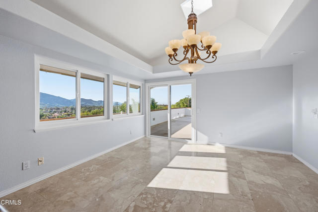 Detail Gallery Image 23 of 74 For 2207 Terra Bella Ln, Camarillo,  CA 93012 - 6 Beds | 3 Baths