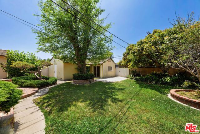 3259 Barry Avenue, Los Angeles, California 90066, 3 Bedrooms Bedrooms, ,2 BathroomsBathrooms,Single Family Residence,For Sale,Barry,24405925