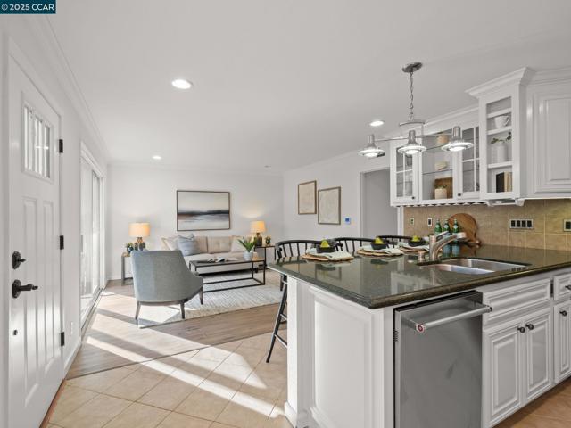 200 El Dorado Ave, Danville CA: https://media.crmls.org/mediaz/22ef7eed-9ae1-48d4-8617-acbd86605a4a.jpg
