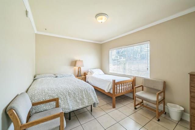 2861 Fordham Street, East Palo Alto CA: https://media.crmls.org/mediaz/22f021cd-bc1b-4db1-9088-32a7d67b979d.jpg