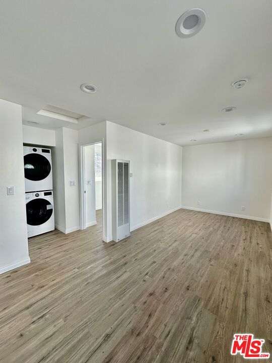 2943 S 9th Avenue, Los Angeles CA: https://media.crmls.org/mediaz/22f1046c-e7f2-488a-910a-d6ba3d0ee281.jpg