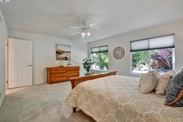 2841 Ptarmigan Dr, Walnut Creek CA: https://media.crmls.org/mediaz/22f13d8b-a262-4ac2-ab9f-577f2b124c93.jpg