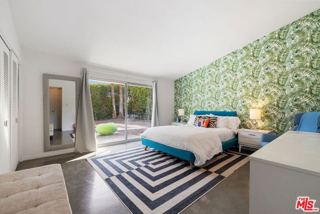 1155 E Mesquite Avenue, Palm Springs CA: https://media.crmls.org/mediaz/22f177b9-e4ef-46bf-82a1-c028059440de.jpg