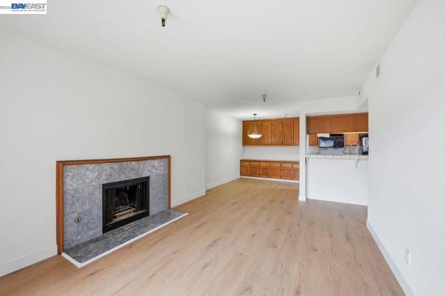 Image 7 of 37 For 1400 Carpentier St  315