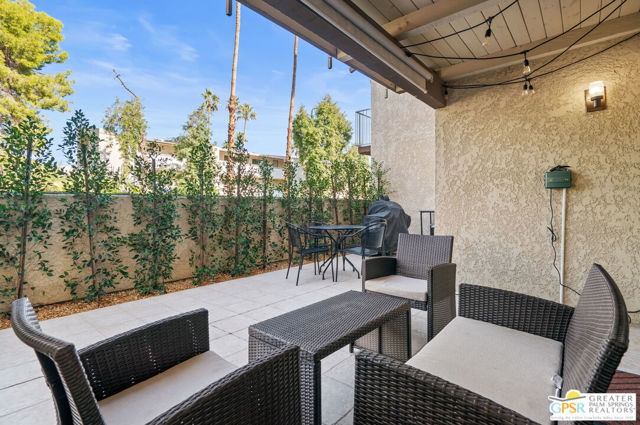 2180 S Palm Canyon Drive, Palm Springs CA: https://media.crmls.org/mediaz/22f2ea7e-e6ad-4f91-bbf4-c087a8ceb787.jpg