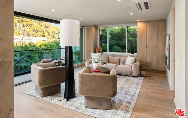 615 23rd Street, Santa Monica CA: https://media.crmls.org/mediaz/22f35a6a-c5fc-485c-a335-b8e8b34b041f.jpg