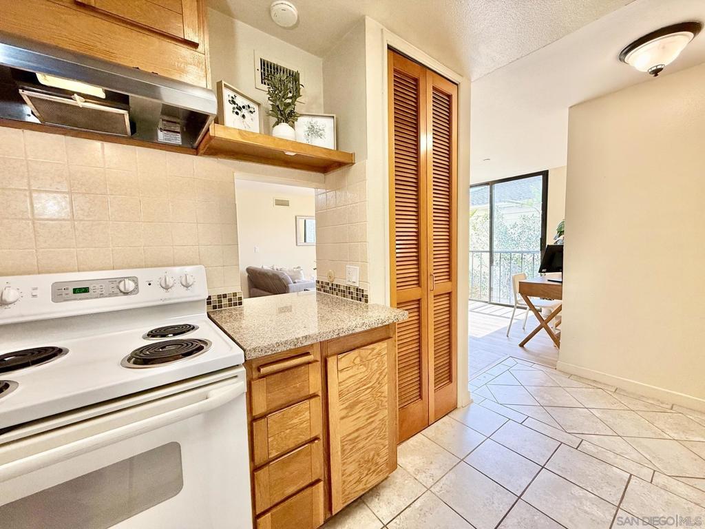 4082 Albatross St - photo 17