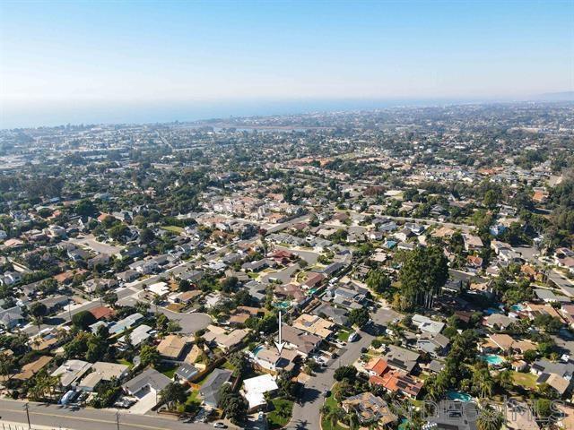 3275 Maezel Ln, Carlsbad CA: https://media.crmls.org/mediaz/22f438b7-ace1-4f7a-9eb9-57b2963d7edd.jpg