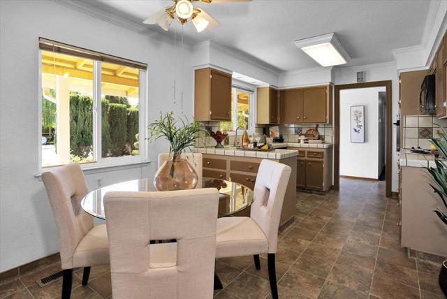 18654 Aspesi Drive, Saratoga CA: https://media.crmls.org/mediaz/22f47dc4-6998-4858-9fcc-5dd4e579262b.jpg