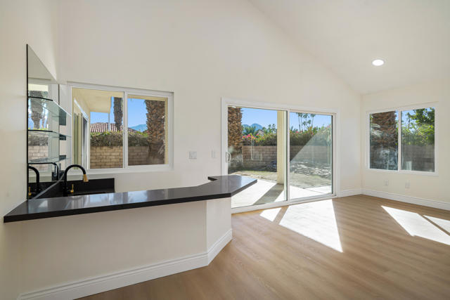 77787 Saint Croix Drive, Palm Desert CA: https://media.crmls.org/mediaz/22f5a1dd-e2ce-48f1-93d0-7c7d5a18ce95.jpg