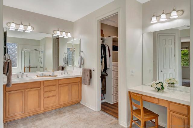 23860 Hollingsworth Dr, Murrieta CA: https://media.crmls.org/mediaz/22f5def5-e4dc-4195-8bd9-ec99aaf1ca00.jpg