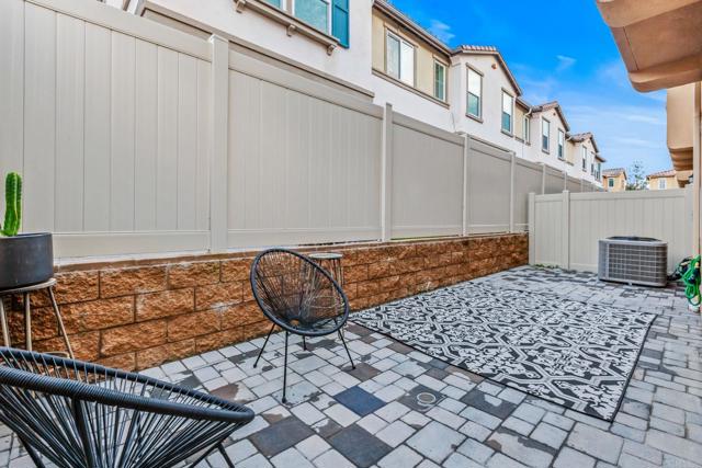 Detail Gallery Image 8 of 20 For 506 Willowmore St, Vista,  CA 92081 - 3 Beds | 2 Baths