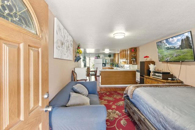 109 Dumbarton Avenue, Redwood City CA: https://media.crmls.org/mediaz/22f6873e-f8fe-4d87-b37e-45a4191a4336.jpg