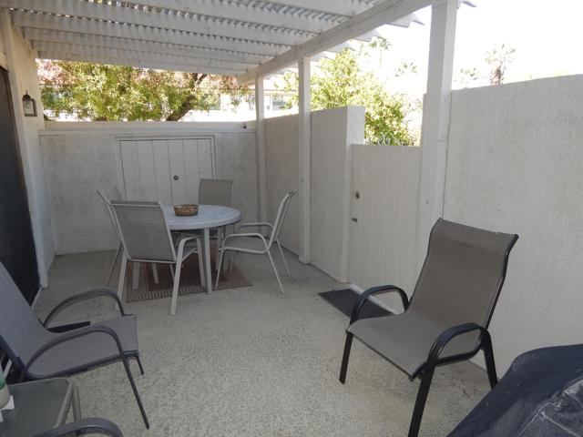 2010 Lawrence Crossley Road #1, Palm Springs, CA 92264