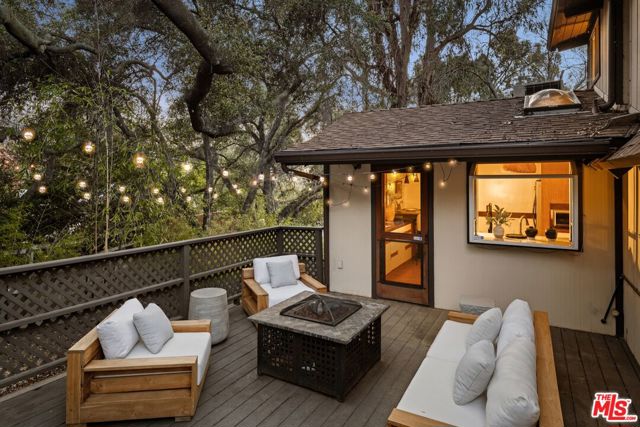 20500 Paradise Lane, Topanga CA: https://media.crmls.org/mediaz/22f8c444-a4c3-48b1-8846-3ae717a41196.jpg
