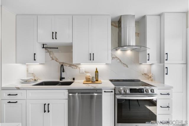 4007 Crown Point Drive, San Diego CA: https://media.crmls.org/mediaz/22f93dc3-a3d9-4b9e-9a8c-a77417cfff94.jpg