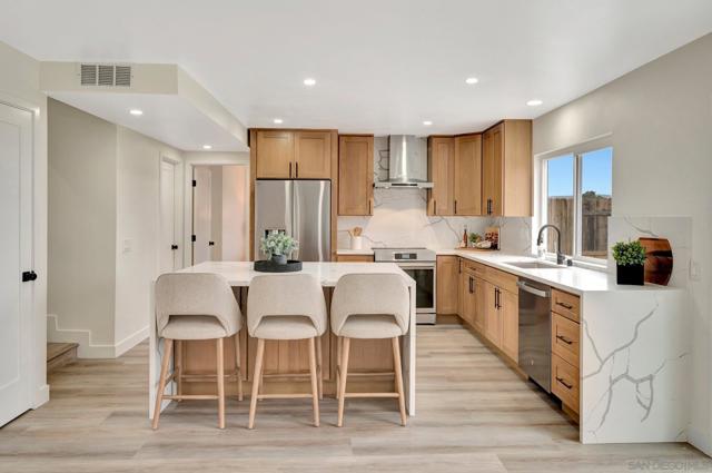 349 N Willowspring Dr, Encinitas CA: https://media.crmls.org/mediaz/22f995d1-597a-4902-8e4d-24099ba73813.jpg