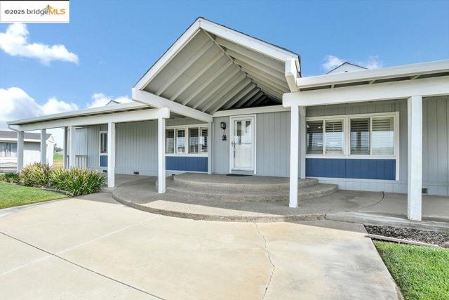 4985 Bixler Road, Byron CA: https://media.crmls.org/mediaz/22f9c0e8-fd93-48c0-81f6-80d9424fb374.jpg