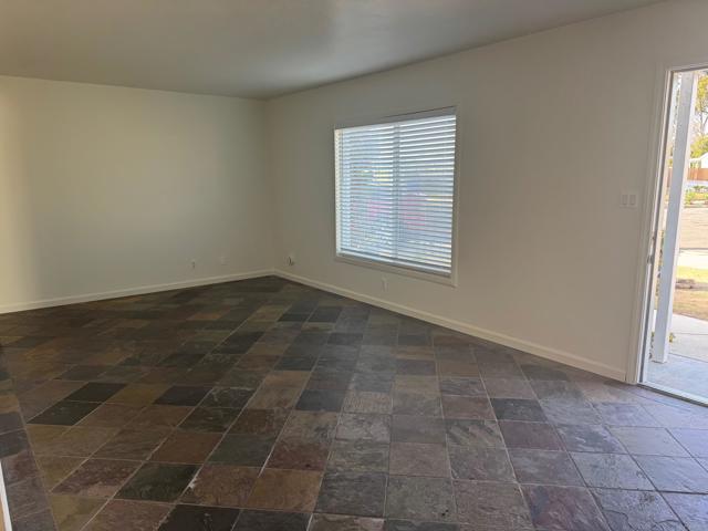 Detail Gallery Image 15 of 23 For 901 San Juan Pl, Oceanside,  CA 92058 - 4 Beds | 2 Baths