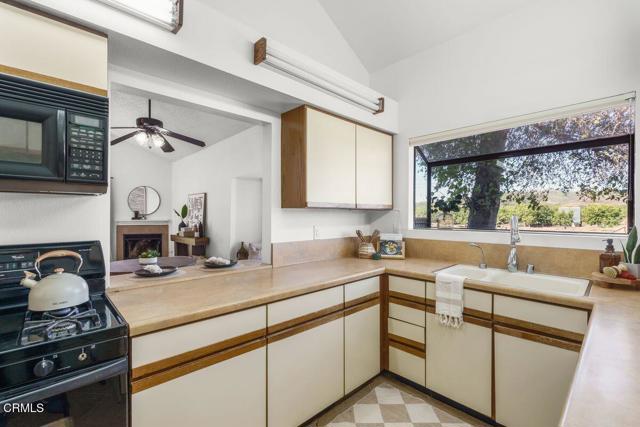 Detail Gallery Image 11 of 72 For 9540 Telegraph Rd #16,  Ventura,  CA 93004 - 3 Beds | 2 Baths